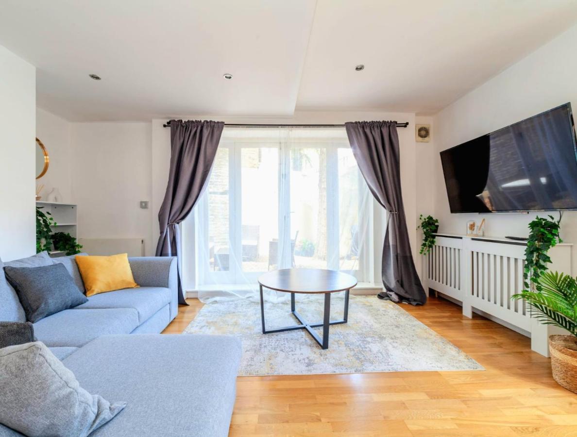 Comfy 2 Bed Apt With Private Garden,Battersea Central Ldn Londres Extérieur photo