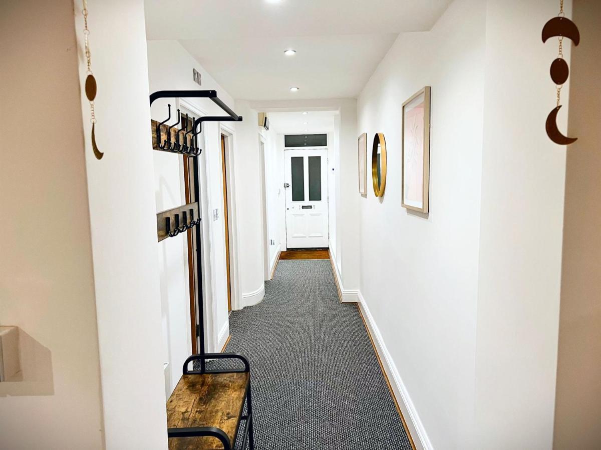 Comfy 2 Bed Apt With Private Garden,Battersea Central Ldn Londres Extérieur photo